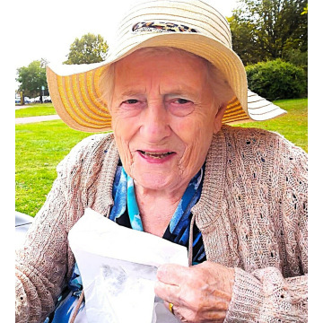 Photo of Rosemary WHITE