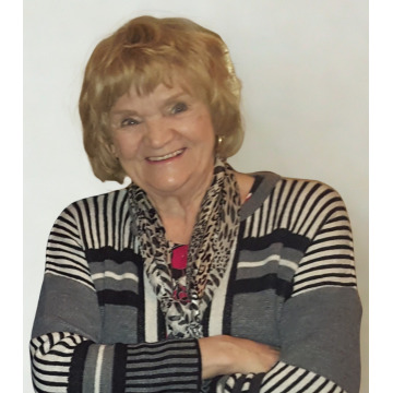 Photo of Betty BLAKE