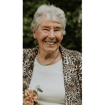 Photo of Joan MALTON