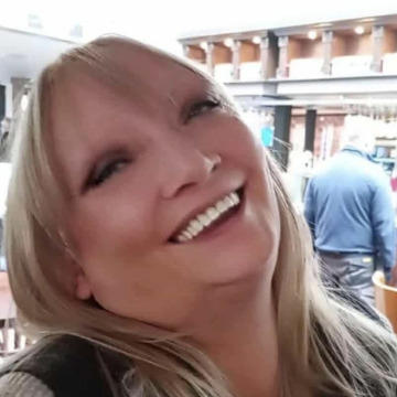 Photo of Debbie SELMAN