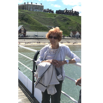 Photo for notice Elaine HENDERSON