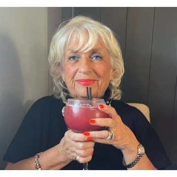 Photo of Linda Rita SUTHERLAND