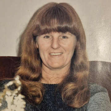 Photo of Sandra MAY