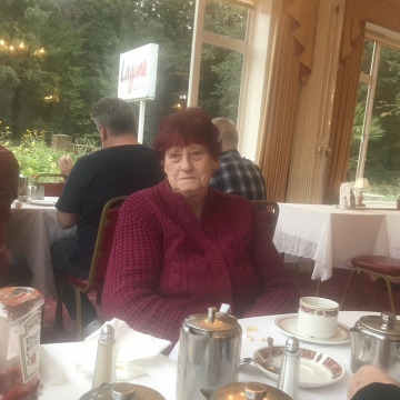 Photo of Maureen FOLWELL