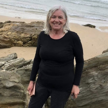 Photo of Julie SMALL