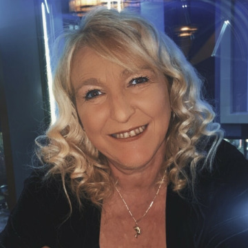 Photo of Andrea RIDER