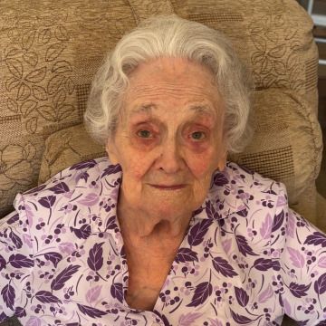 Photo of Joan TAYLOR