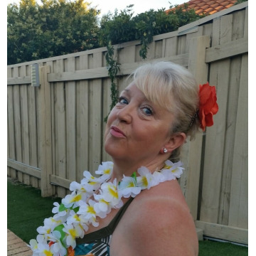 Photo of Julie WARRINGTON