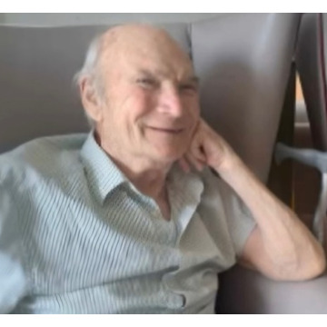 Photo of Dennis O'NEILL