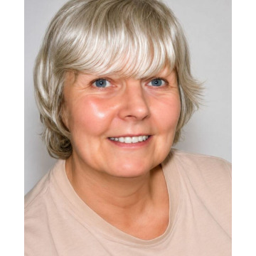 Photo of Lynda BOLAM