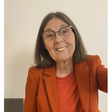 Photo of Valerie (Val) LLOYD