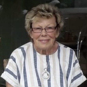 Photo of Pauline HALL