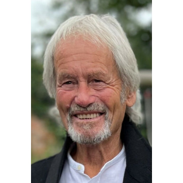 Photo of Clive MILLER