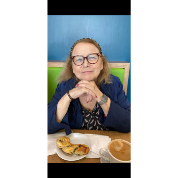 Photo of Christine REYNOLDS