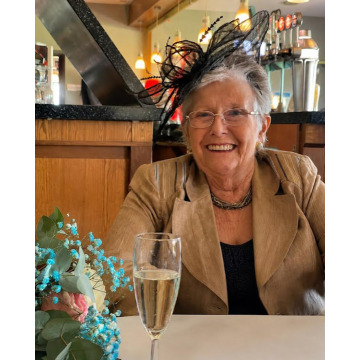 Photo of Barbara WOOD